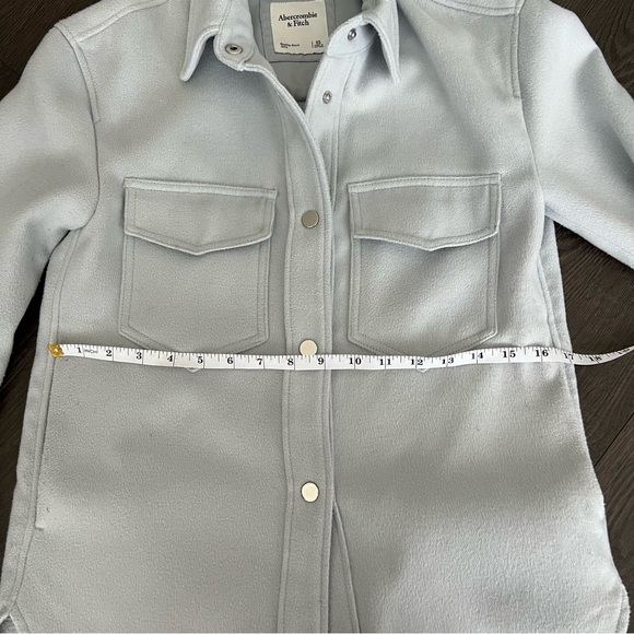 Abercrombie and Fitch light blue shacket XS - Picture 4 of 4